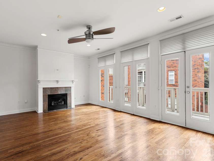 915 Gracie Way, Charlotte, NC 28204.  MLS# CAR4355410, YatesRealty ID 48720. 