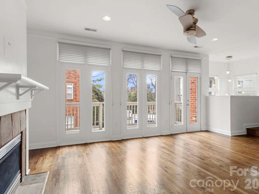 915 Gracie Way, Charlotte, NC 28204.  MLS# CAR4355410, YatesRealty ID 48720. 
