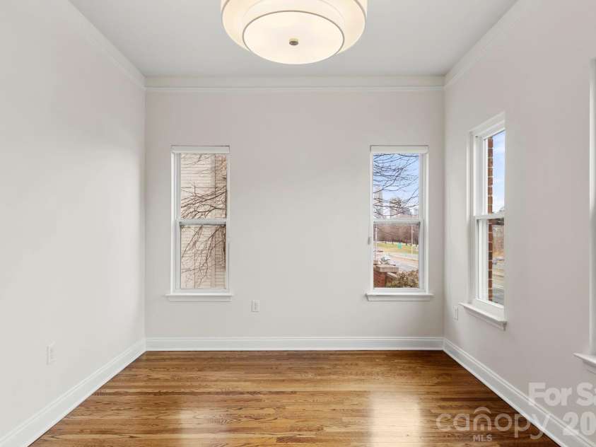 915 Gracie Way, Charlotte, NC 28204.  MLS# CAR4355410, YatesRealty ID 48720. 