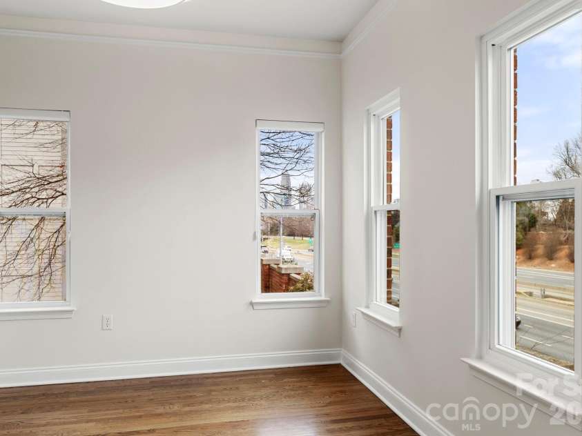 915 Gracie Way, Charlotte, NC 28204.  MLS# CAR4355410, YatesRealty ID 48720. 