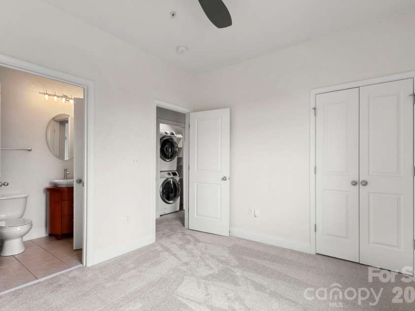 915 Gracie Way, Charlotte, NC 28204.  MLS# CAR4355410, YatesRealty ID 48720. Bed 2