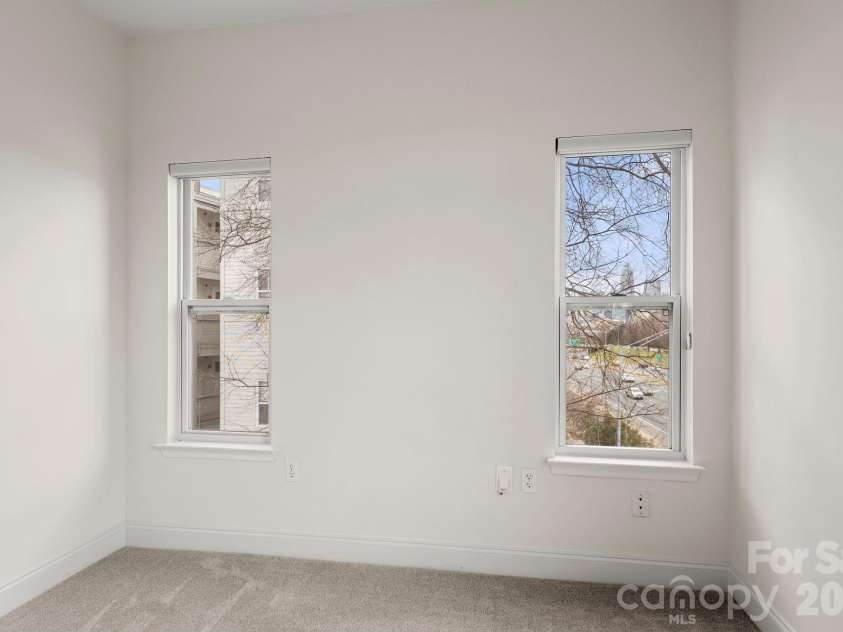 915 Gracie Way, Charlotte, NC 28204.  MLS# CAR4355410, YatesRealty ID 48720. Bed 3