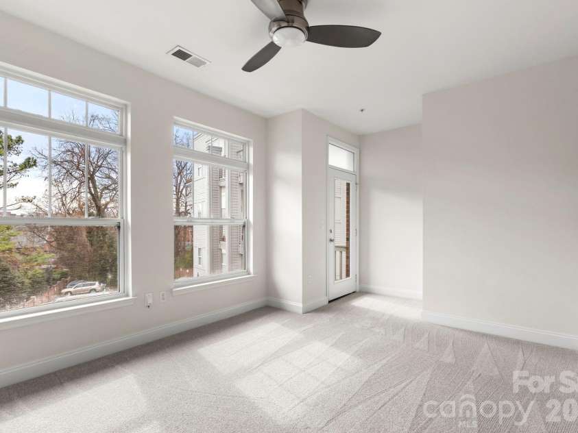 915 Gracie Way, Charlotte, NC 28204.  MLS# CAR4355410, YatesRealty ID 48720. Primary Bed