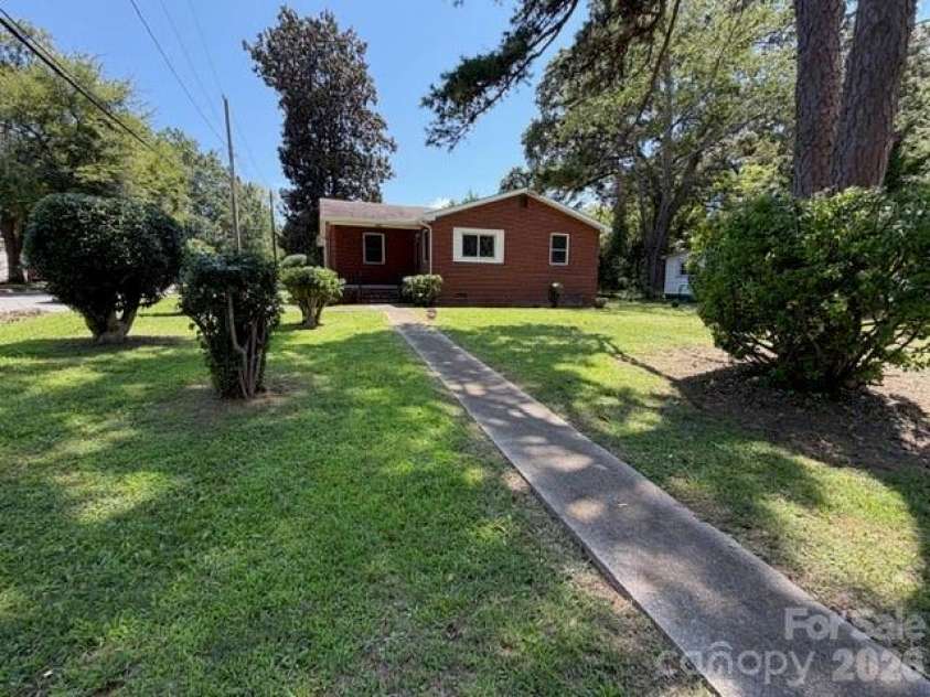1044 Short Street, Salisbury, NC 28144.  MLS# CAR4421490, YatesRealty ID 48721. 