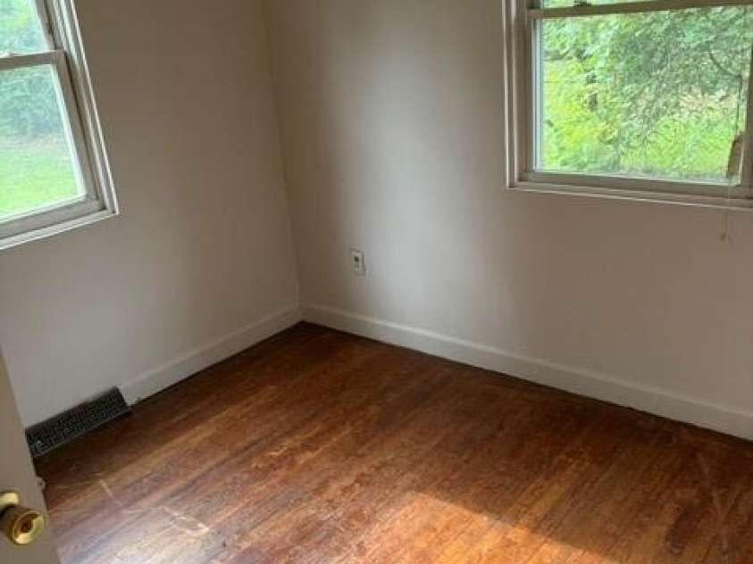 1044 Short Street, Salisbury, NC 28144.  MLS# CAR4421490, YatesRealty ID 48721. 