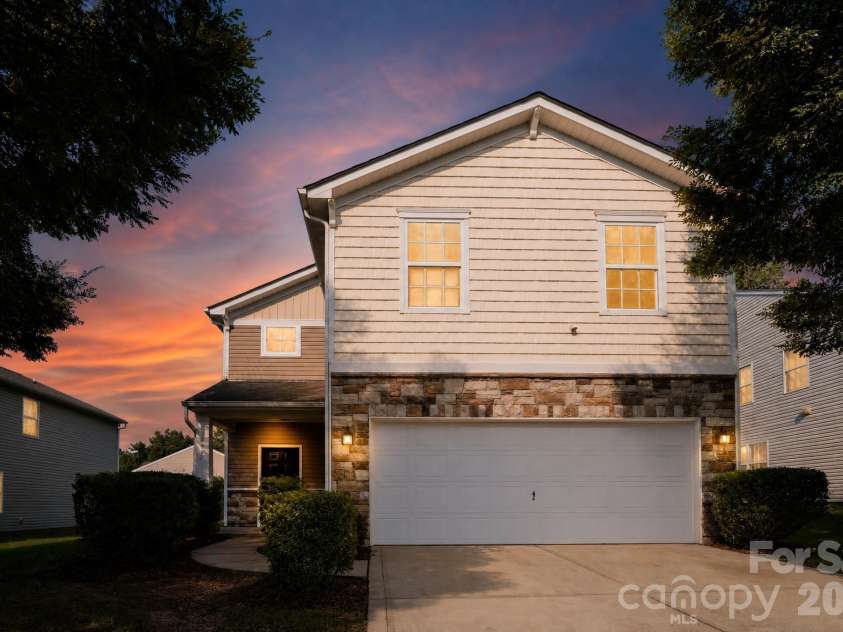 12432 Bending Branch Road, Charlotte, NC 28227.  MLS# CAR4421244, YatesRealty ID 48722. 