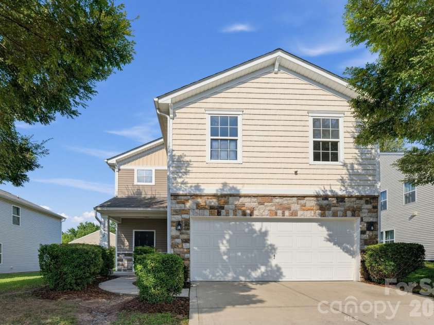 12432 Bending Branch Road, Charlotte, NC 28227.  MLS# CAR4421244, YatesRealty ID 48722. 