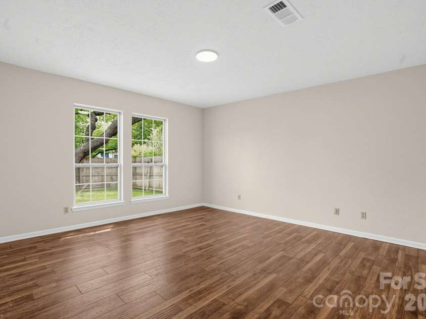 12432 Bending Branch Road, Charlotte, NC 28227.  MLS# CAR4421244, YatesRealty ID 48722. 