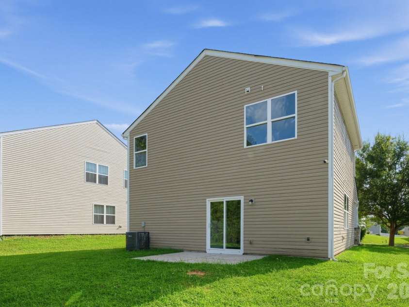 12432 Bending Branch Road, Charlotte, NC 28227.  MLS# CAR4421244, YatesRealty ID 48722. 
