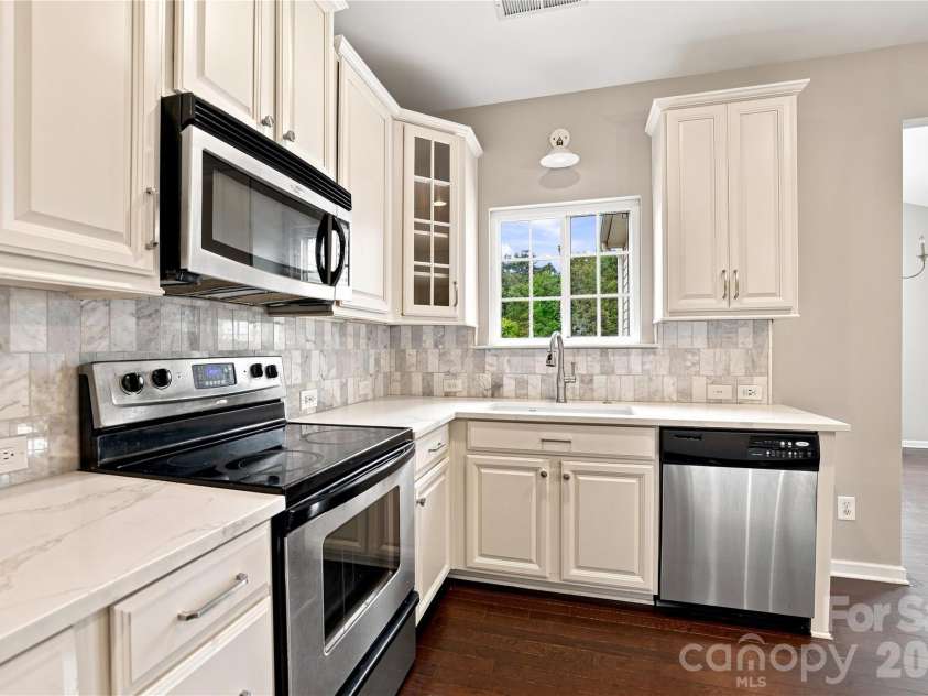 14902 Brotherly Lane, Charlotte, NC 28278.  MLS# CAR4420659, YatesRealty ID 48723. 