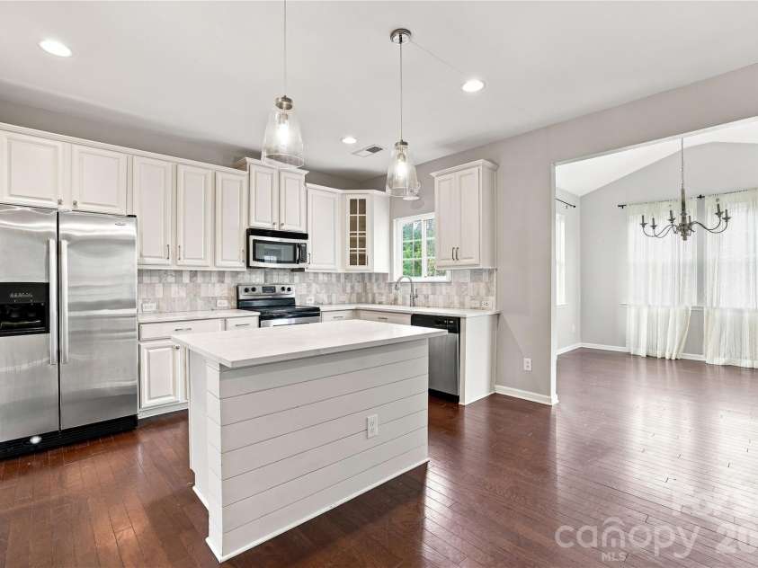 14902 Brotherly Lane, Charlotte, NC 28278.  MLS# CAR4420659, YatesRealty ID 48723. 
