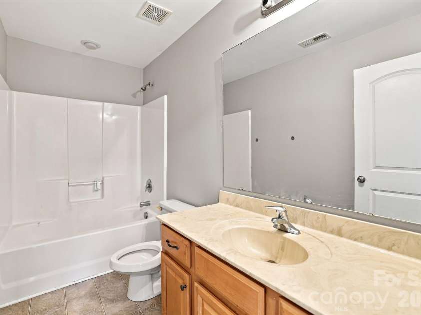 14902 Brotherly Lane, Charlotte, NC 28278.  MLS# CAR4420659, YatesRealty ID 48723. 