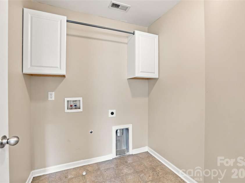 14902 Brotherly Lane, Charlotte, NC 28278.  MLS# CAR4420659, YatesRealty ID 48723. 