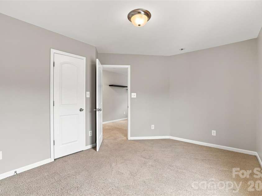 14902 Brotherly Lane, Charlotte, NC 28278.  MLS# CAR4420659, YatesRealty ID 48723. 