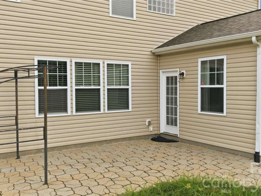 14902 Brotherly Lane, Charlotte, NC 28278.  MLS# CAR4420659, YatesRealty ID 48723. 