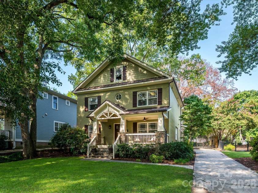 3016 Somerset Drive, Charlotte, NC 28209.  MLS# CAR4419759, YatesRealty ID 48724. 