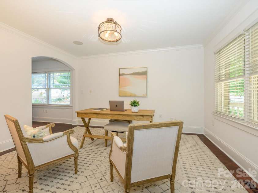 3016 Somerset Drive, Charlotte, NC 28209.  MLS# CAR4419759, YatesRealty ID 48724. 