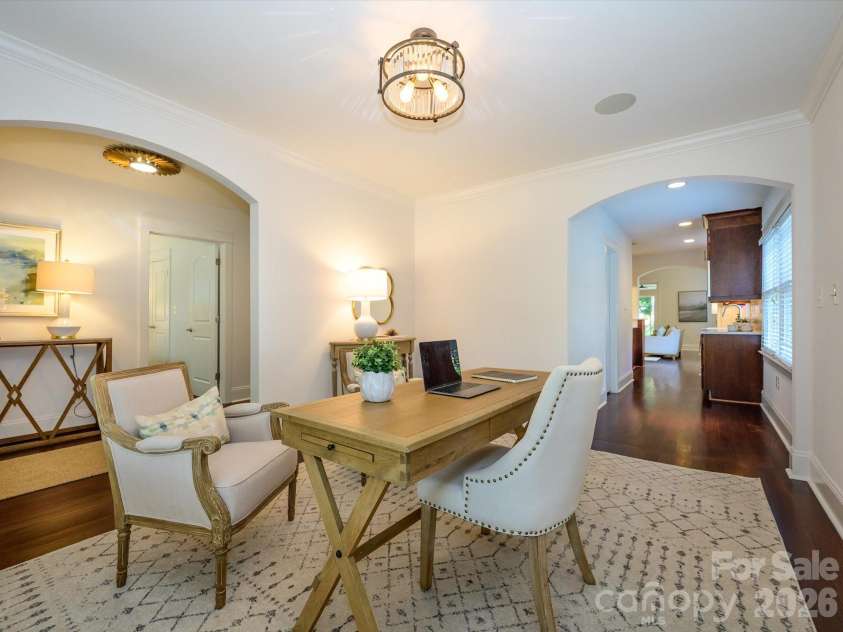 3016 Somerset Drive, Charlotte, NC 28209.  MLS# CAR4419759, YatesRealty ID 48724. 