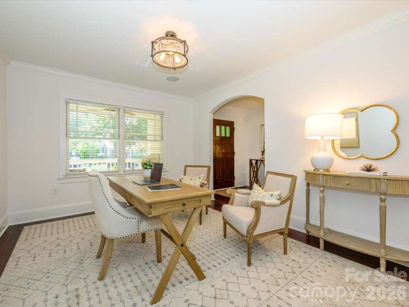 3016 Somerset Drive, Charlotte, NC 28209.  MLS# CAR4419759, YatesRealty ID 48724. 
