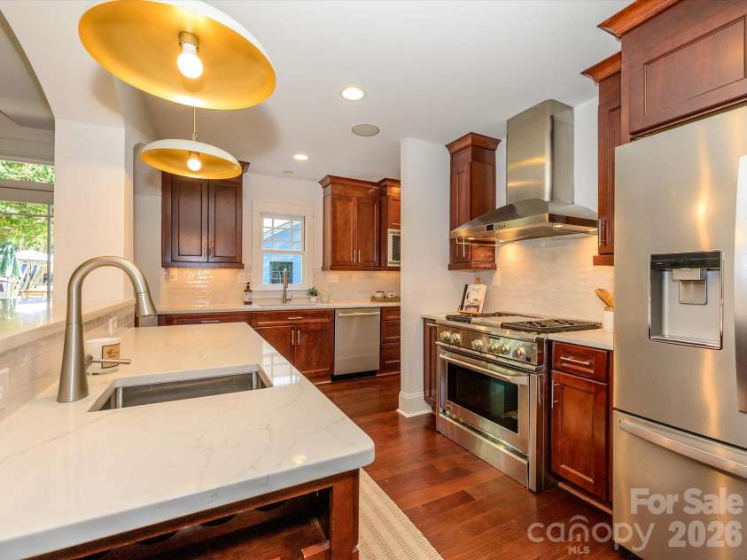 3016 Somerset Drive, Charlotte, NC 28209.  MLS# CAR4419759, YatesRealty ID 48724. 