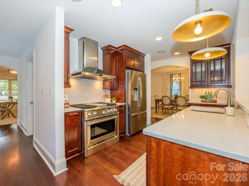 3016 Somerset Drive, Charlotte, NC 28209.  MLS# CAR4419759, YatesRealty ID 48724. 