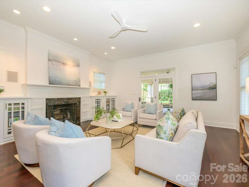 3016 Somerset Drive, Charlotte, NC 28209.  MLS# CAR4419759, YatesRealty ID 48724. 