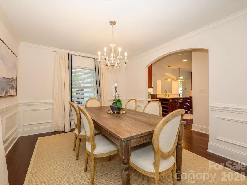 3016 Somerset Drive, Charlotte, NC 28209.  MLS# CAR4419759, YatesRealty ID 48724. 