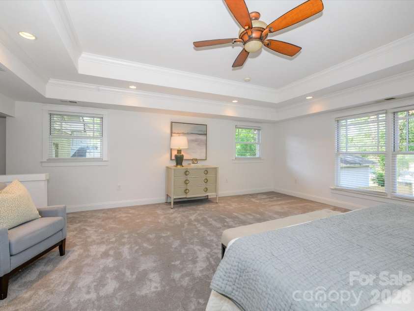 3016 Somerset Drive, Charlotte, NC 28209.  MLS# CAR4419759, YatesRealty ID 48724. 