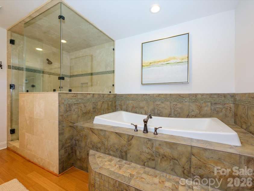 3016 Somerset Drive, Charlotte, NC 28209.  MLS# CAR4419759, YatesRealty ID 48724. 