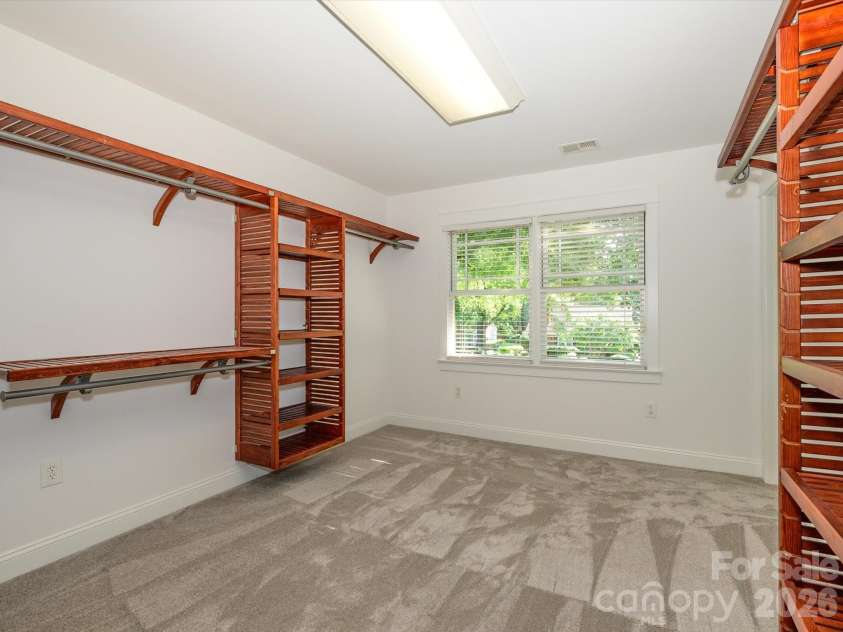3016 Somerset Drive, Charlotte, NC 28209.  MLS# CAR4419759, YatesRealty ID 48724. 