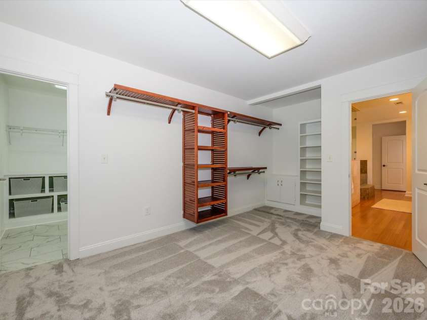 3016 Somerset Drive, Charlotte, NC 28209.  MLS# CAR4419759, YatesRealty ID 48724. 