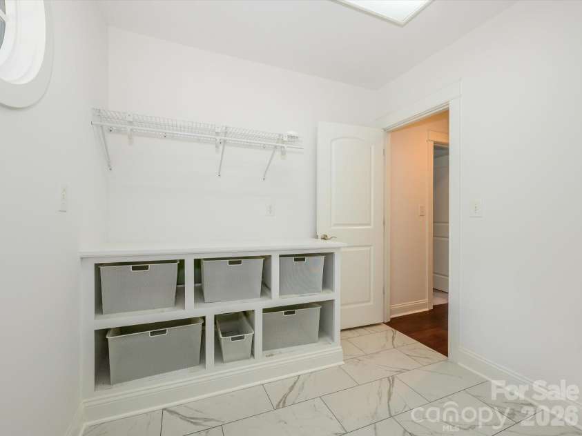 3016 Somerset Drive, Charlotte, NC 28209.  MLS# CAR4419759, YatesRealty ID 48724. 
