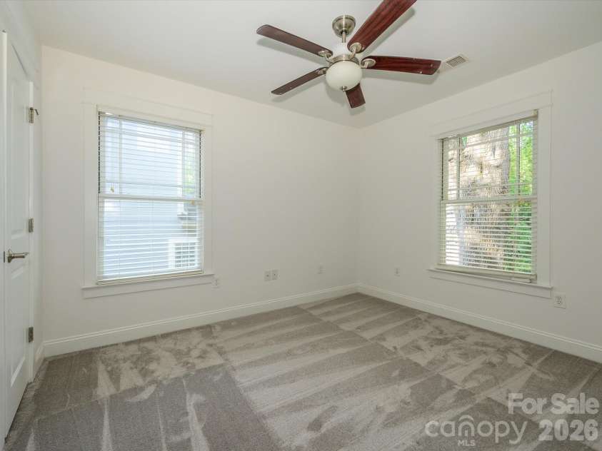 3016 Somerset Drive, Charlotte, NC 28209.  MLS# CAR4419759, YatesRealty ID 48724. 