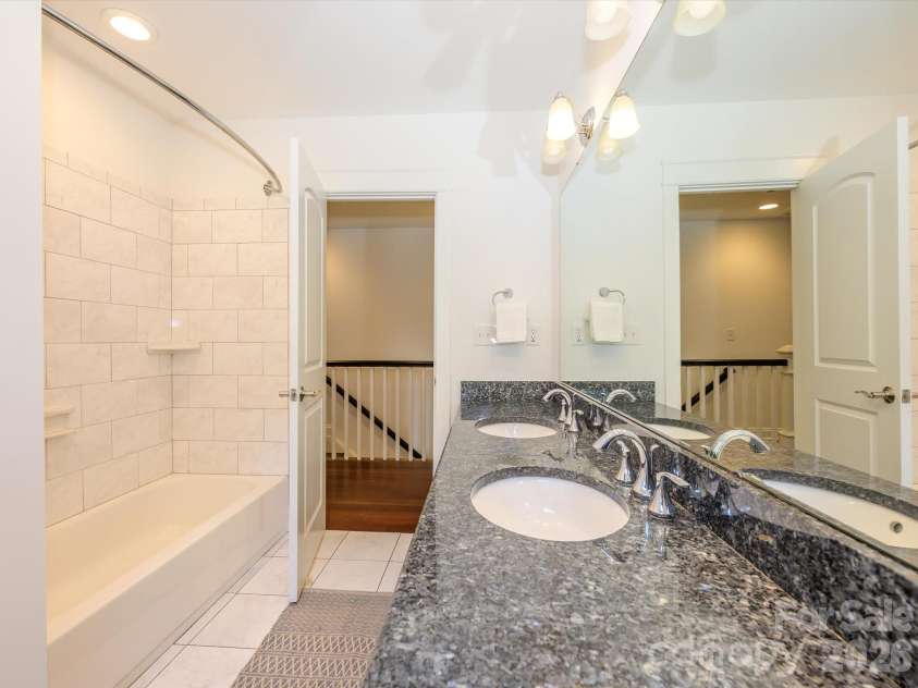 3016 Somerset Drive, Charlotte, NC 28209.  MLS# CAR4419759, YatesRealty ID 48724. 