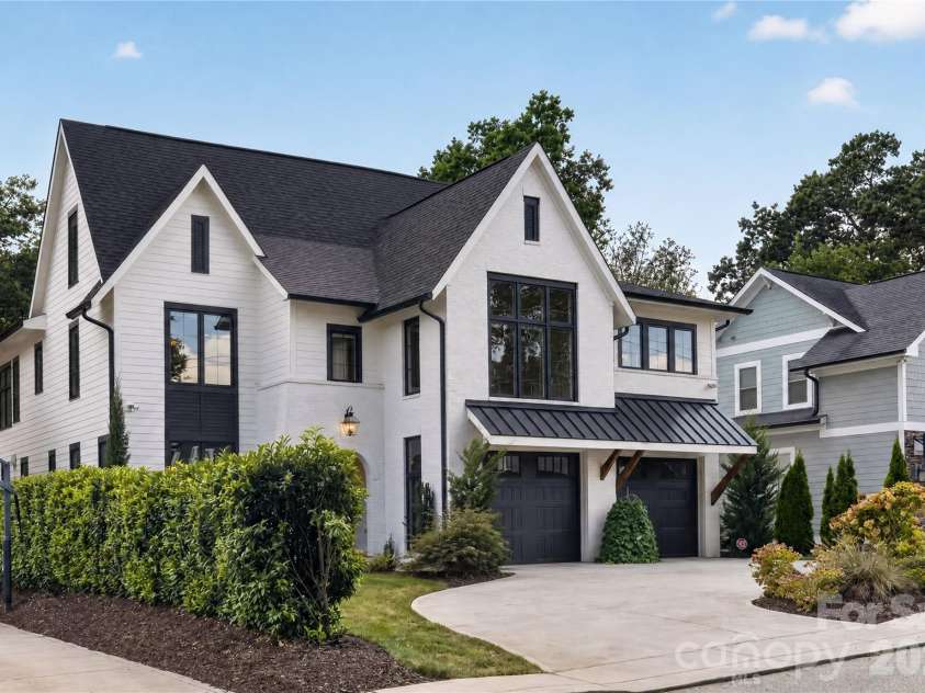 632 Ideal Way, Charlotte, NC 28203.  MLS# CAR4421596, YatesRealty ID 48725. 