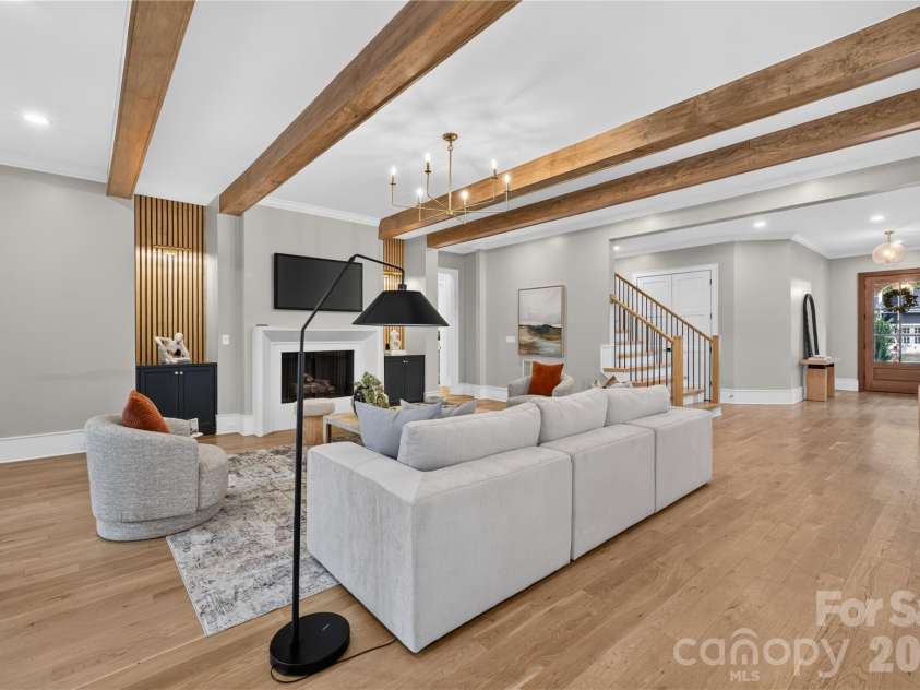 632 Ideal Way, Charlotte, NC 28203.  MLS# CAR4421596, YatesRealty ID 48725. 