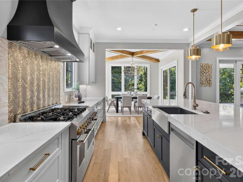 632 Ideal Way, Charlotte, NC 28203.  MLS# CAR4421596, YatesRealty ID 48725. 