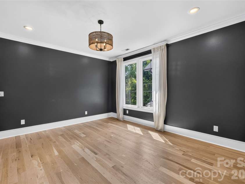 632 Ideal Way, Charlotte, NC 28203.  MLS# CAR4421596, YatesRealty ID 48725. 