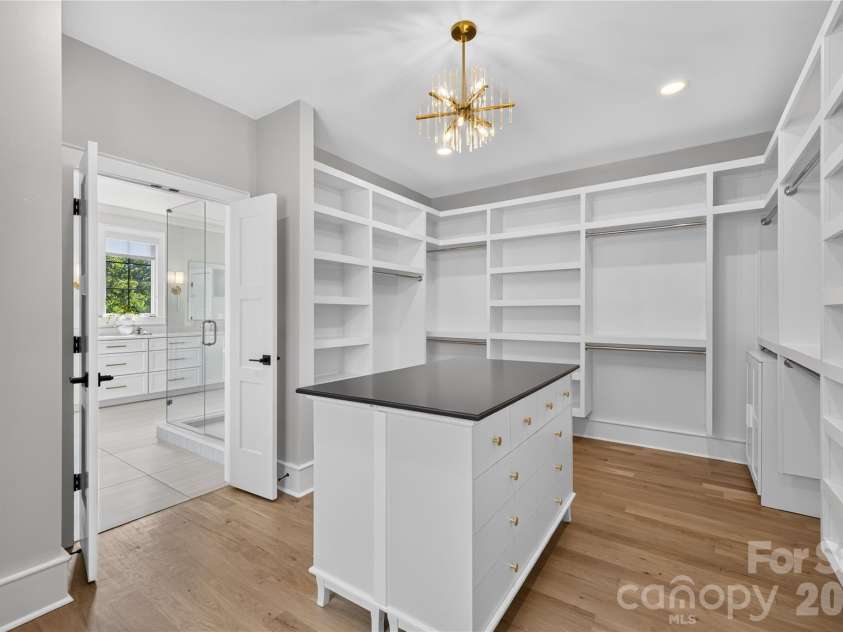 632 Ideal Way, Charlotte, NC 28203.  MLS# CAR4421596, YatesRealty ID 48725. 