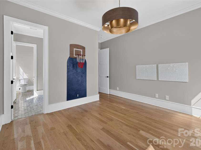 632 Ideal Way, Charlotte, NC 28203.  MLS# CAR4421596, YatesRealty ID 48725. 