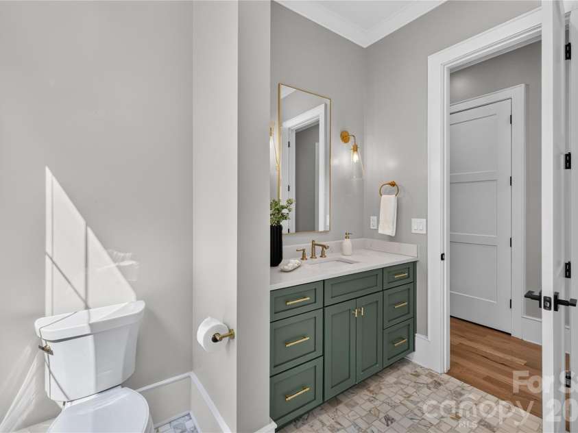 632 Ideal Way, Charlotte, NC 28203.  MLS# CAR4421596, YatesRealty ID 48725. 