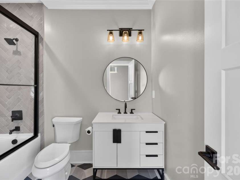 632 Ideal Way, Charlotte, NC 28203.  MLS# CAR4421596, YatesRealty ID 48725. 