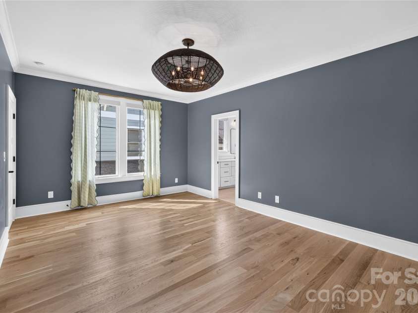 632 Ideal Way, Charlotte, NC 28203.  MLS# CAR4421596, YatesRealty ID 48725. 