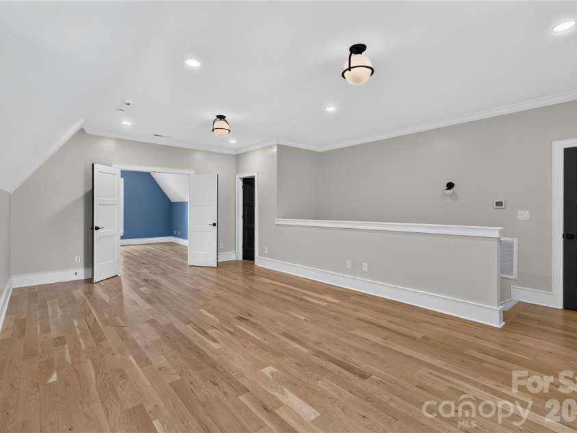 632 Ideal Way, Charlotte, NC 28203.  MLS# CAR4421596, YatesRealty ID 48725. 