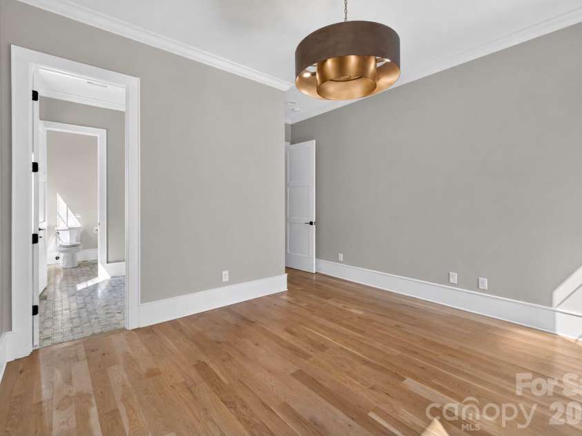 632 Ideal Way, Charlotte, NC 28203.  MLS# CAR4421596, YatesRealty ID 48725. 