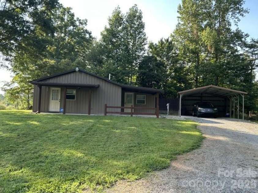 1846 Deer Park Road, Nebo, NC 28761.  MLS# CAR4421603, YatesRealty ID 48726. 