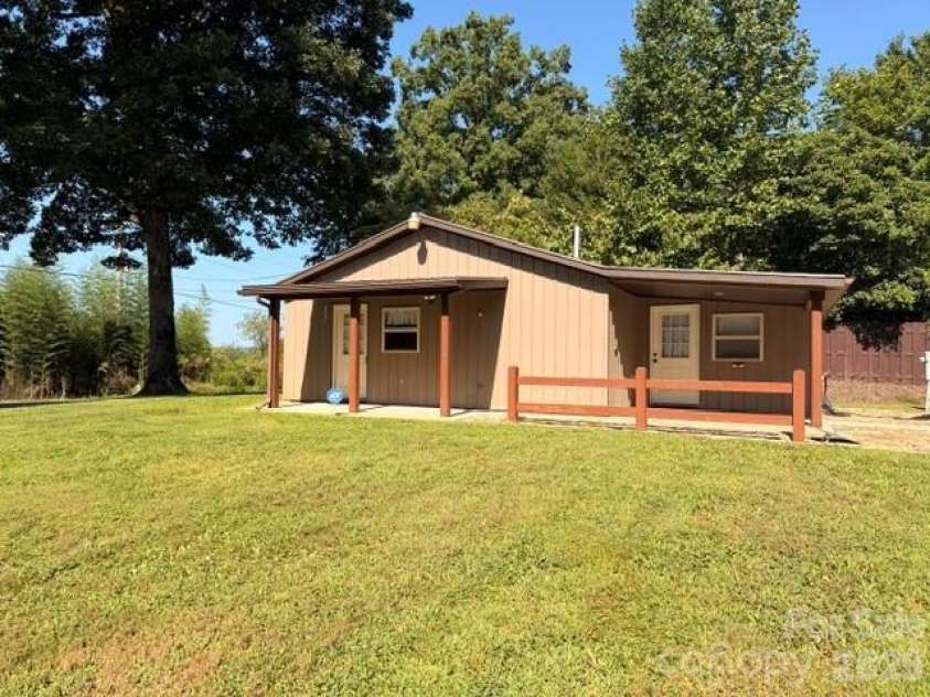 1846 Deer Park Road, Nebo, NC 28761.  MLS# CAR4421603, YatesRealty ID 48726. 