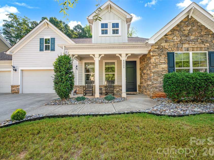 8829 Bur Lane, Huntersville, NC 28078.  MLS# CAR4420179, YatesRealty ID 48727. 