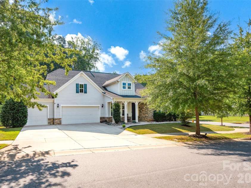 8829 Bur Lane, Huntersville, NC 28078.  MLS# CAR4420179, YatesRealty ID 48727. 