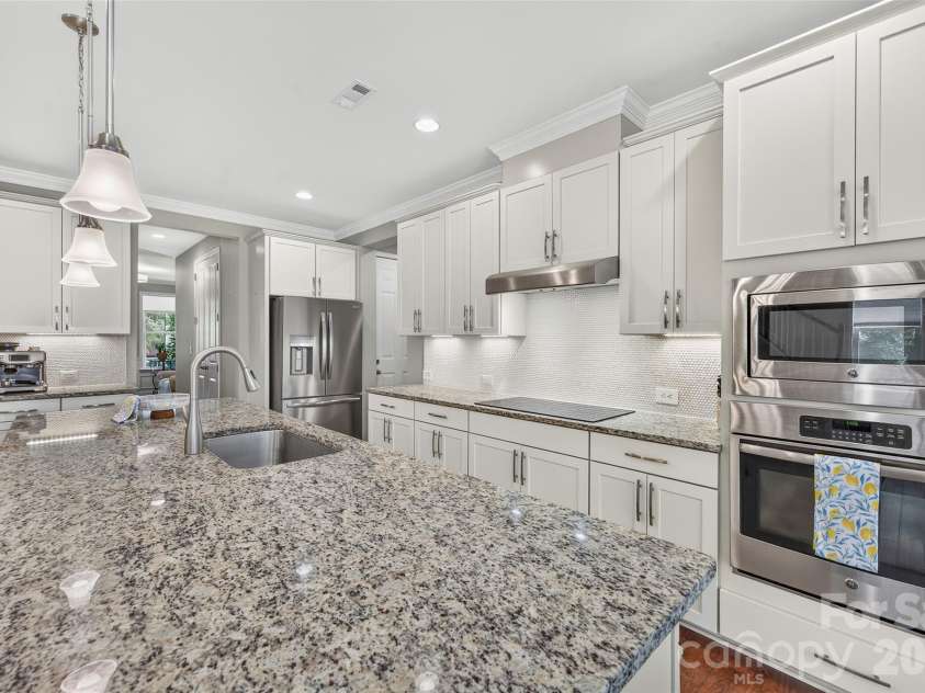 8829 Bur Lane, Huntersville, NC 28078.  MLS# CAR4420179, YatesRealty ID 48727. 